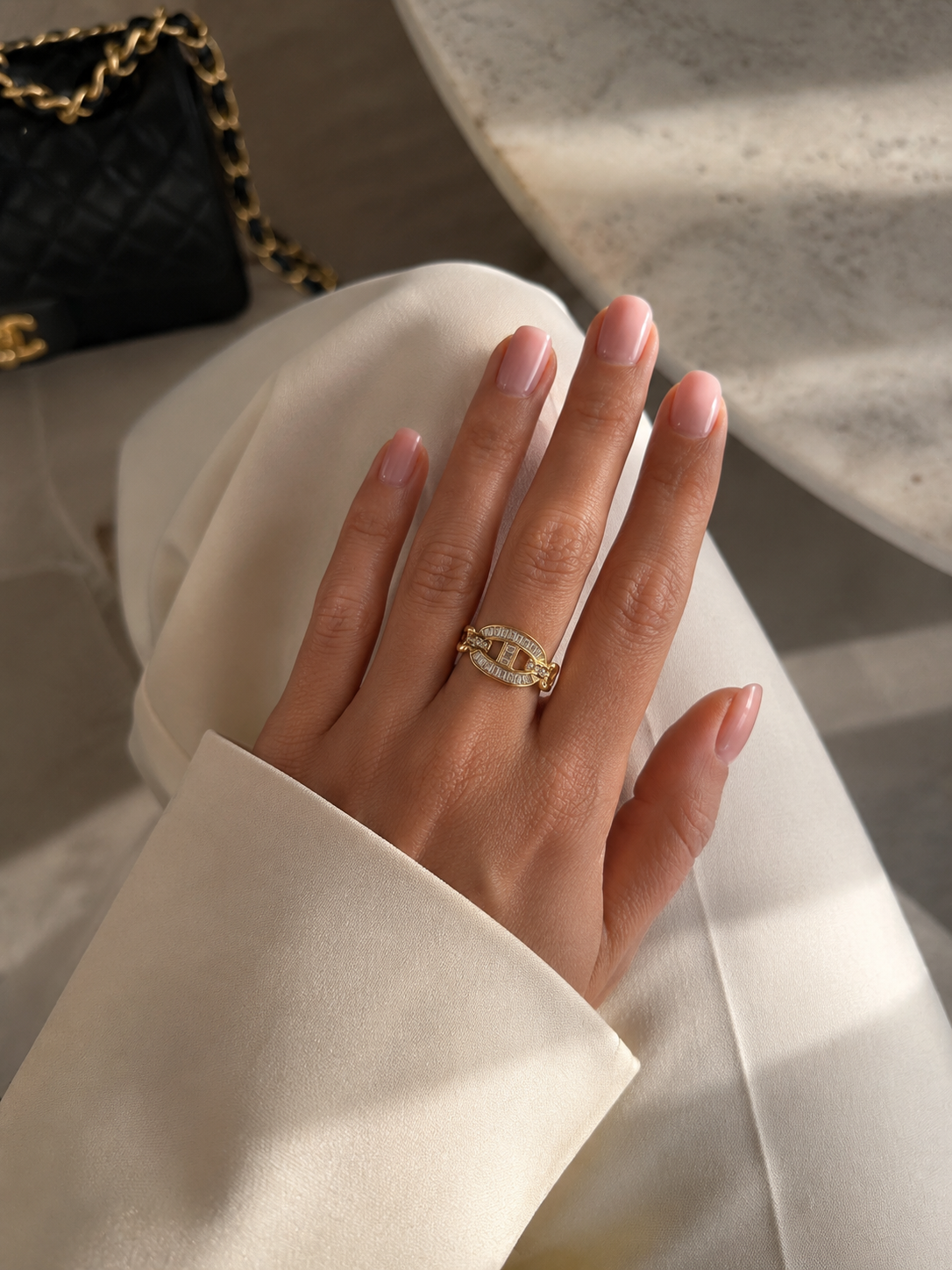 Bague élégance à strass doré