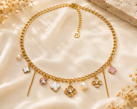 Collier charms fleurs rose