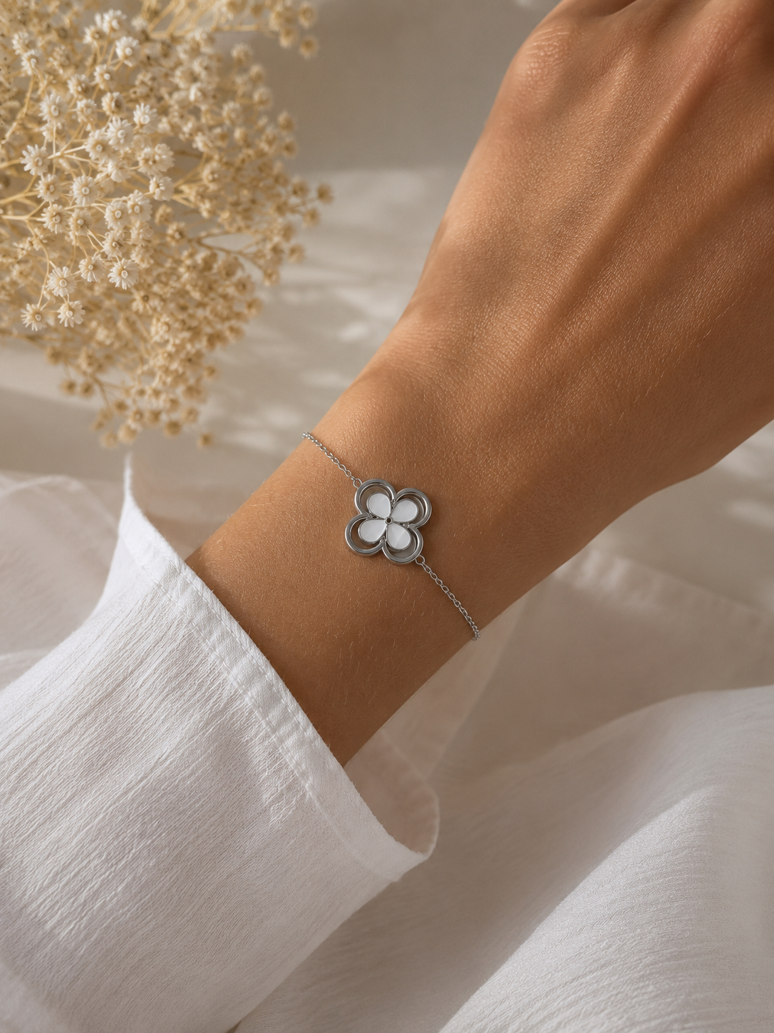 Bracelet trèfle ajouré
